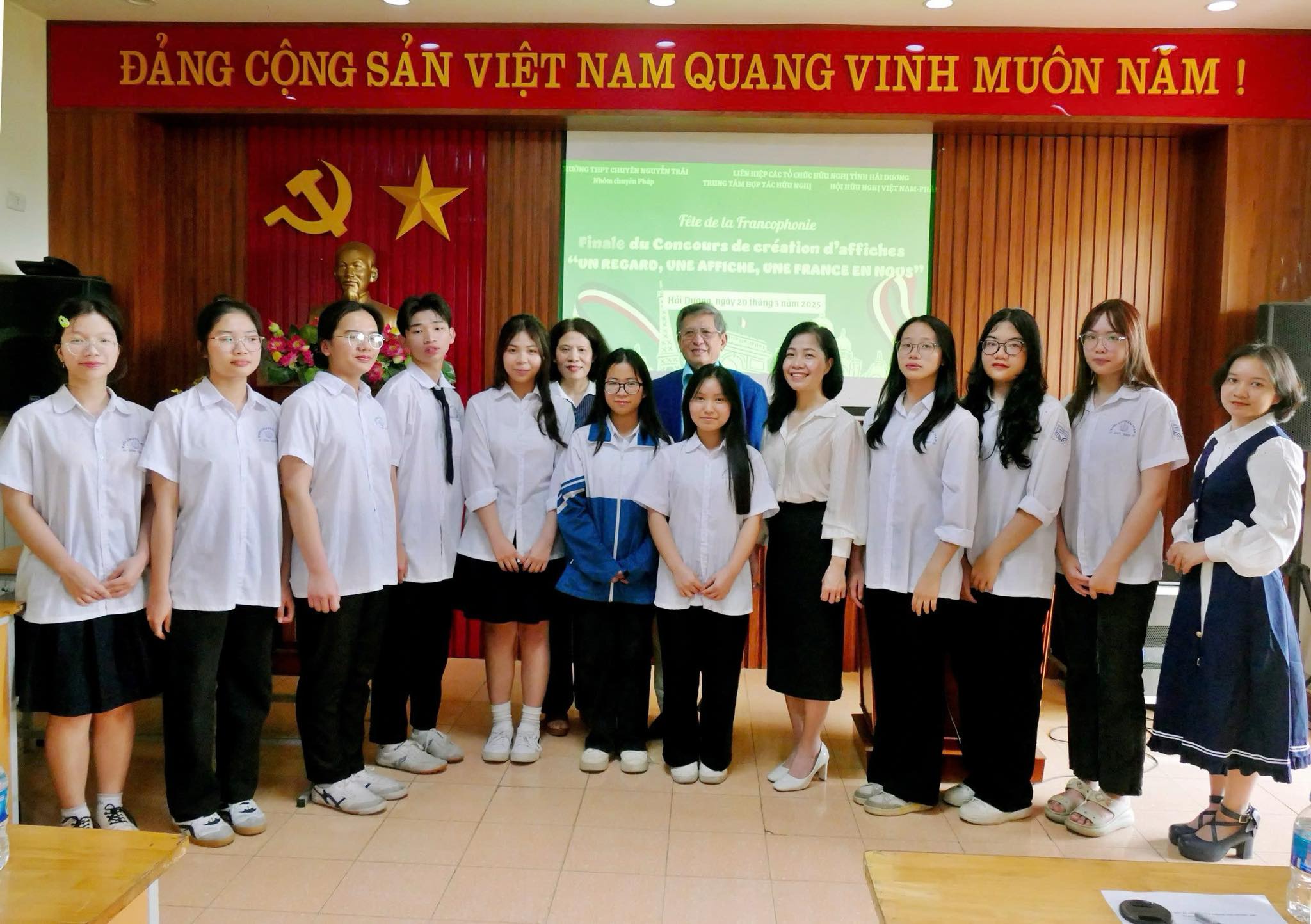 Chung ket cuoc thi ap phich